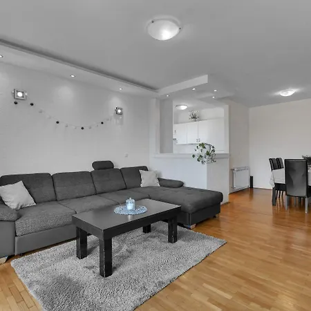 Josip Apartment