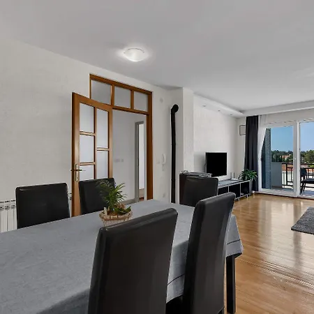 Apartamento Josip Makarska