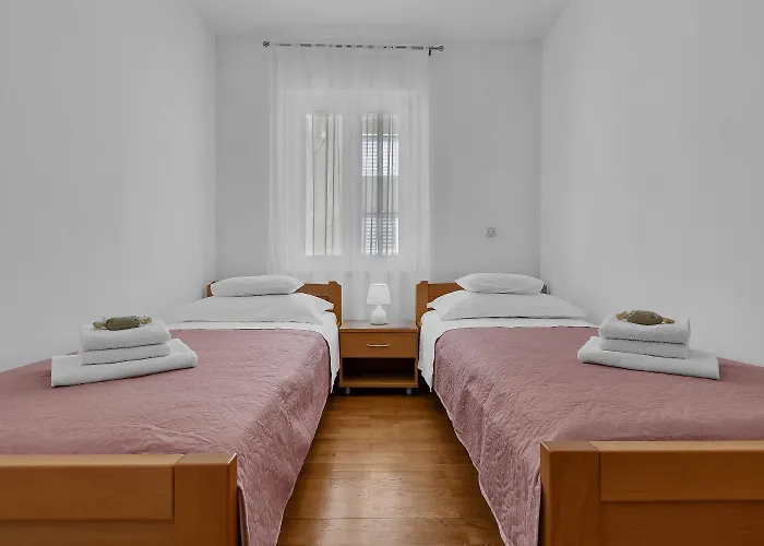 Apartment Josip Makarska