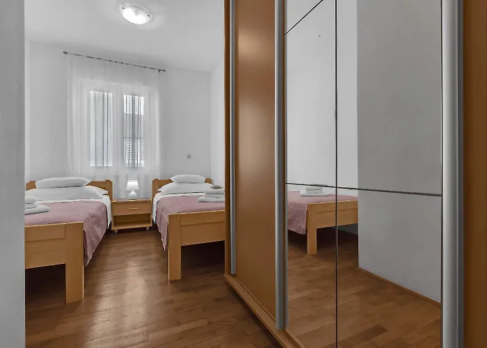 Apartment Josip Makarska