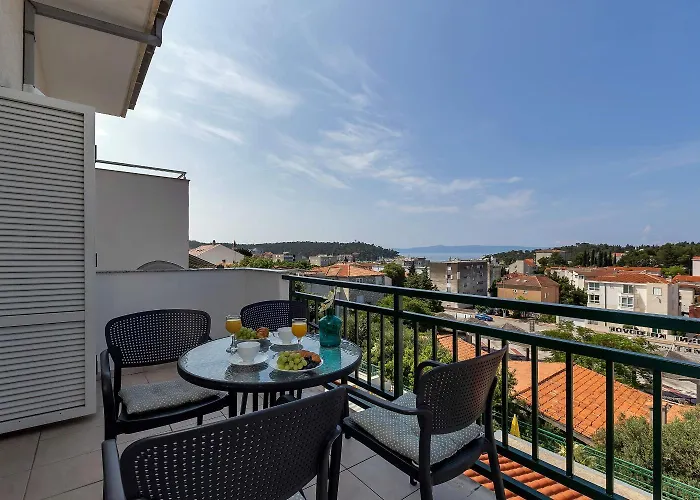 Apartment Josip Makarska