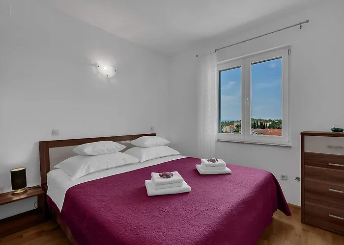 Apartment Josip Makarska